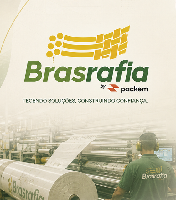 Fabrica Brasrafia: bobinas de rafia e operador acompanhando a producao